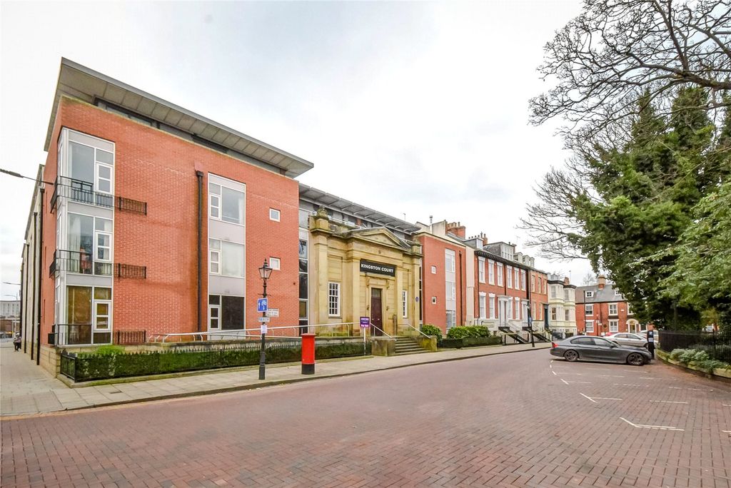 Property photo 3 of 15 Kingston Court