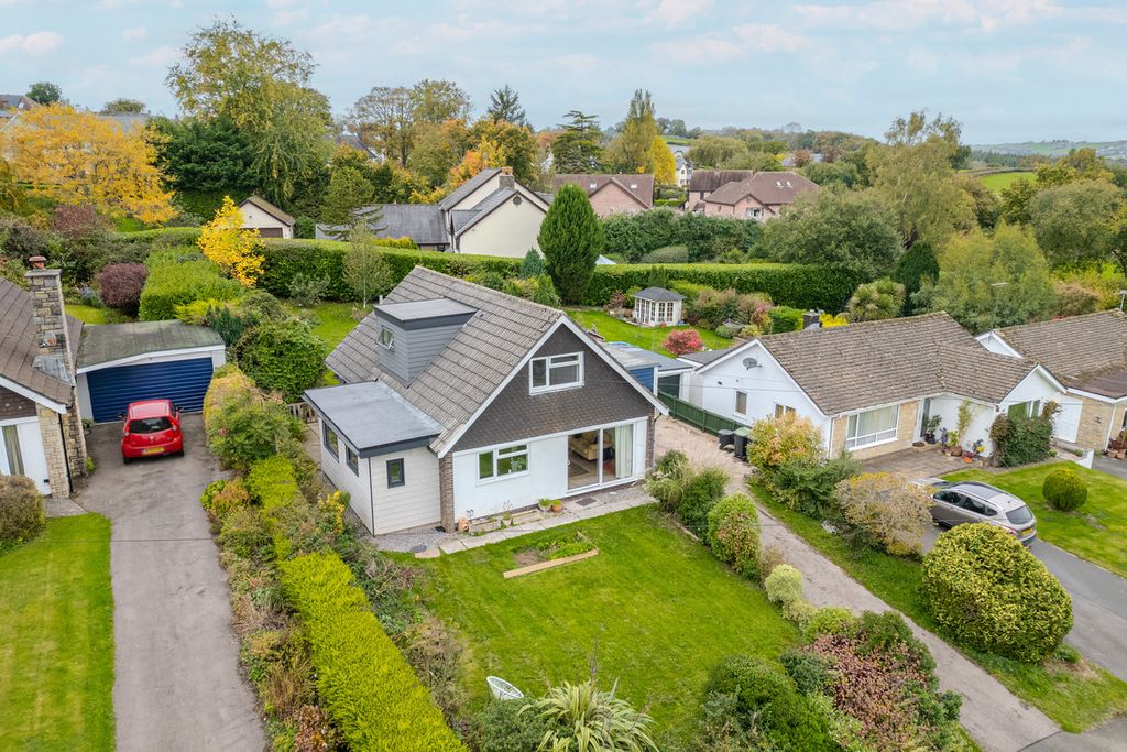 Property photo 1 of 30