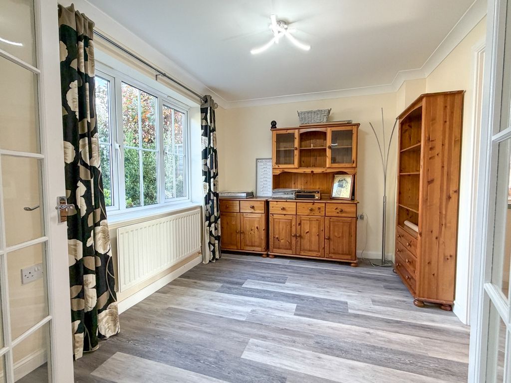 Property photo 3 of 24 4541174