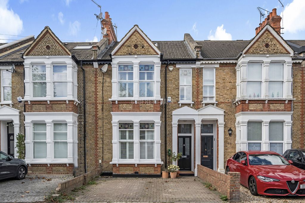 Property photo 1 of 18