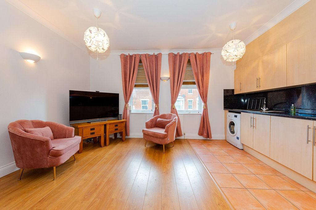 Property photo 3 of 9 Internal