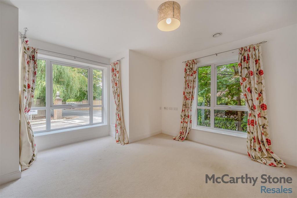 Property photo 3 of 33 8660980-Interior09.Jpg