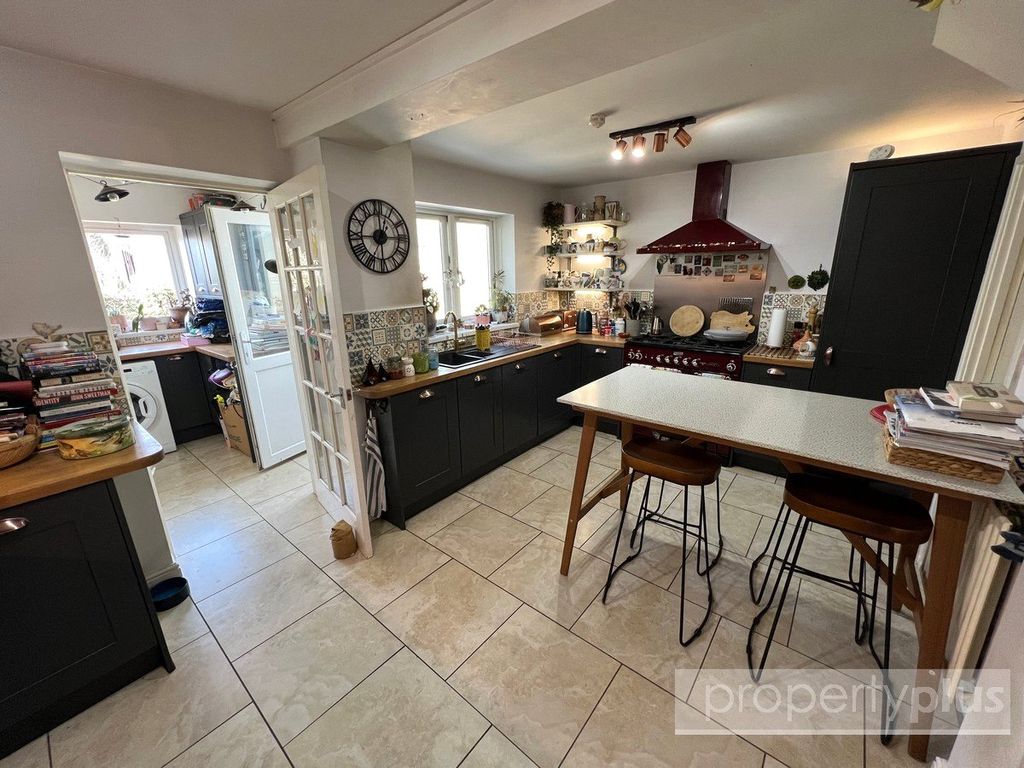 Property photo 3 of 23 Picture No. 02