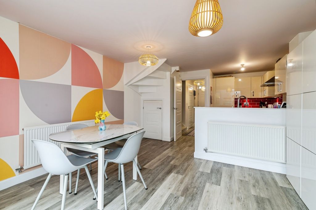 Property photo 3 of 21 Pbox-Img.Jpg