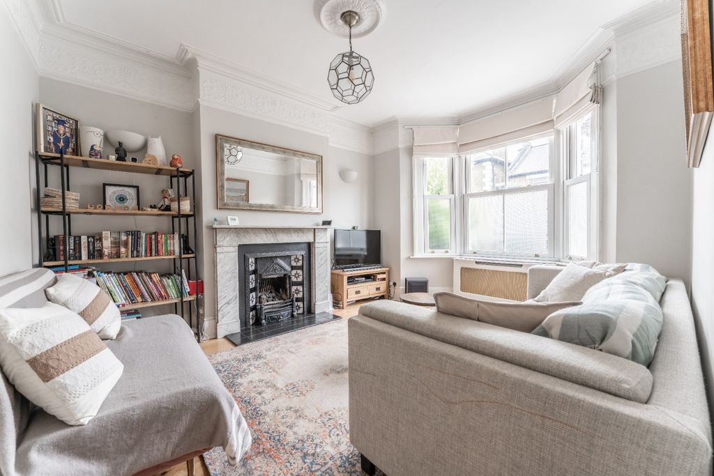 Property photo 2 of 17 5210433
