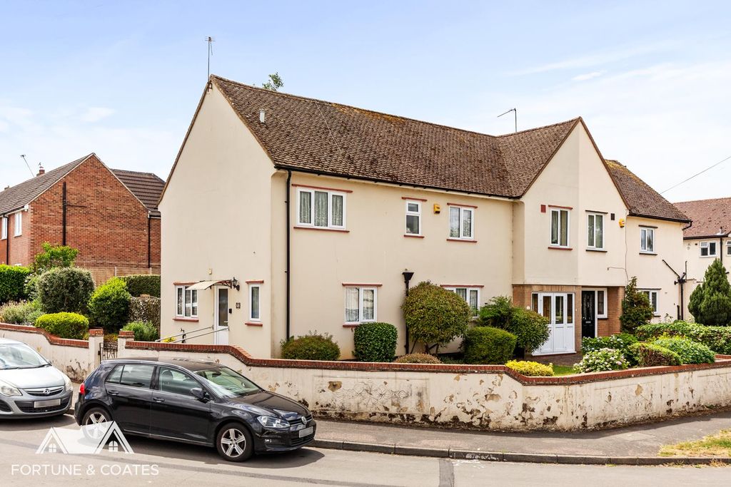 Property photo 1 of 27 Hydemead_26.Jpg