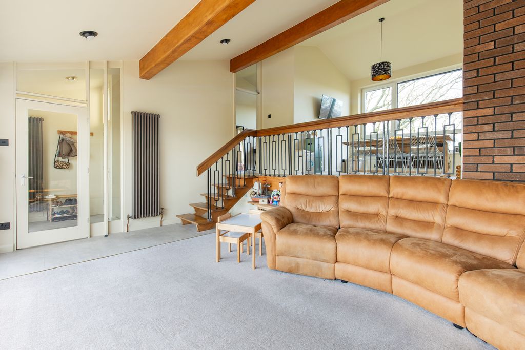 Property photo 3 of 21