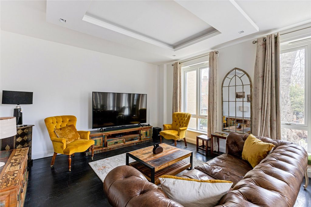 Property photo 2 of 16 Picture No. 11