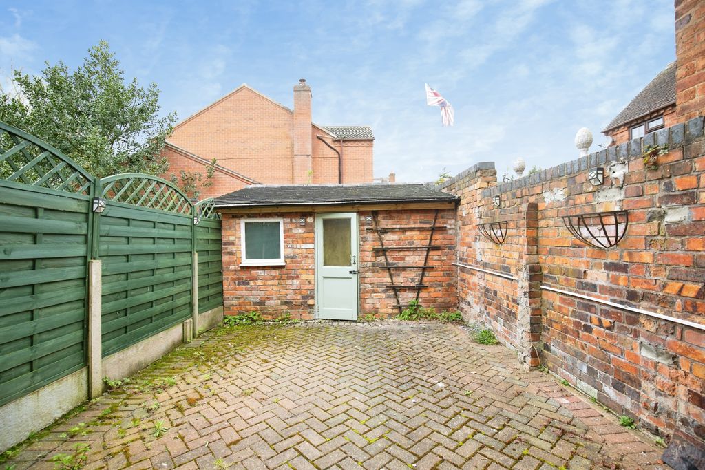 Property photo 2 of 13 9546F9F7-Mw26-101