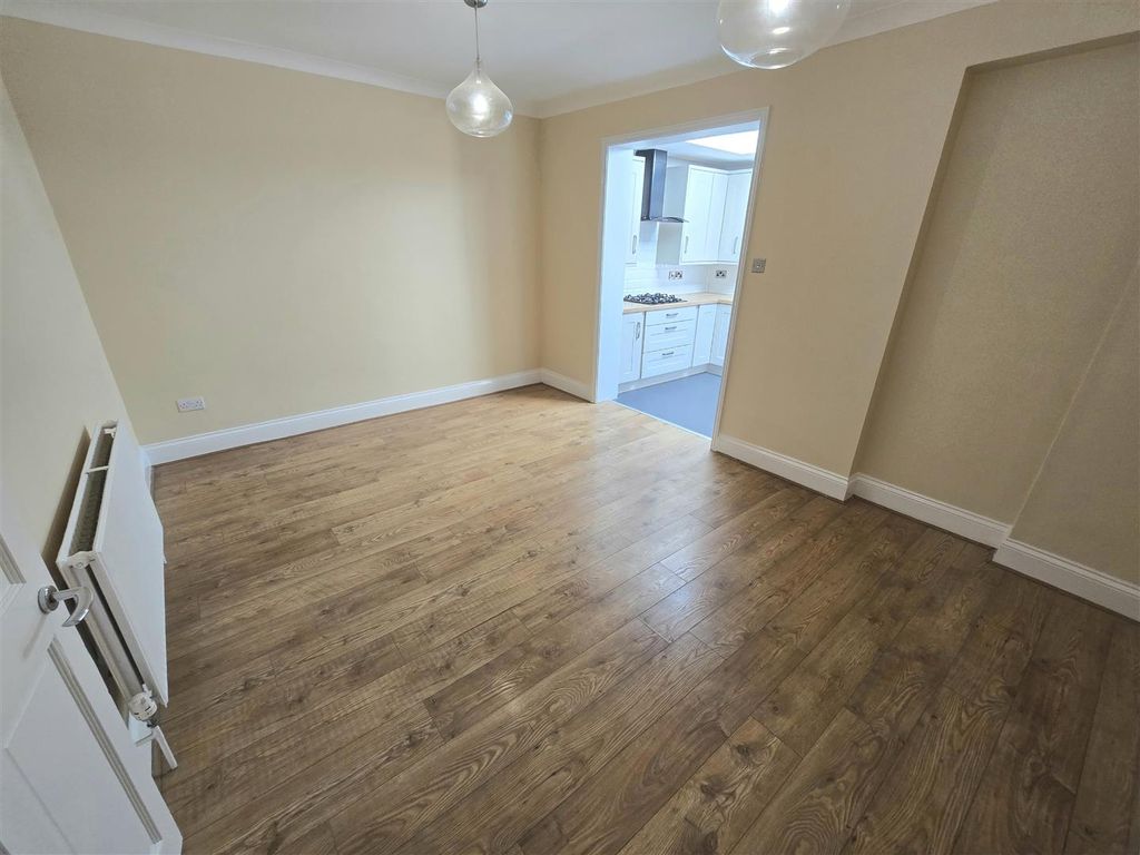 Property photo 3 of 9 Dining Room