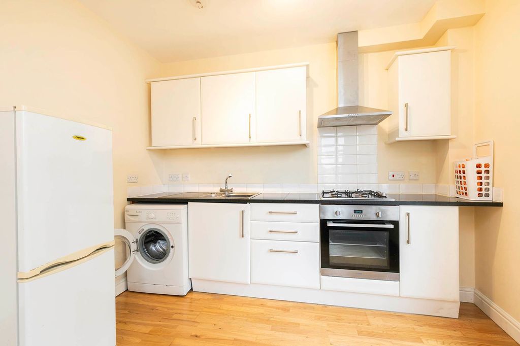 Property photo 1 of 4