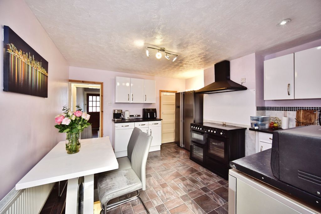 Property photo 3 of 16 Kitchen/Diner