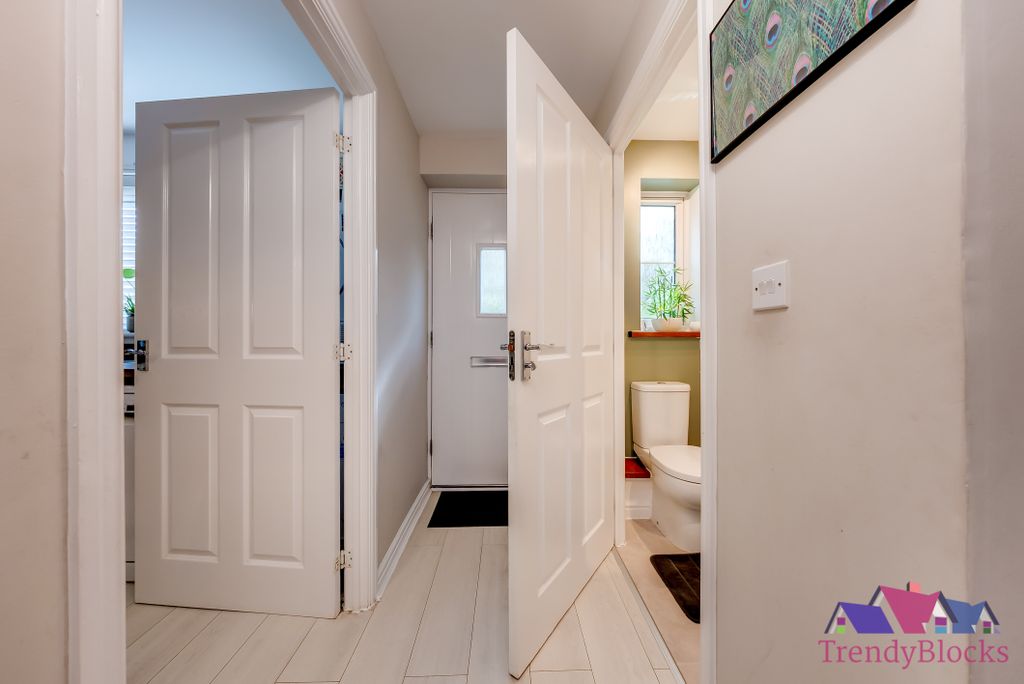 Property photo 3 of 48