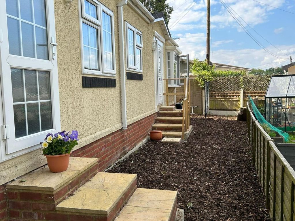 Property photo 2 of 14 Lakeview Park 1E The Green Exterior Entry