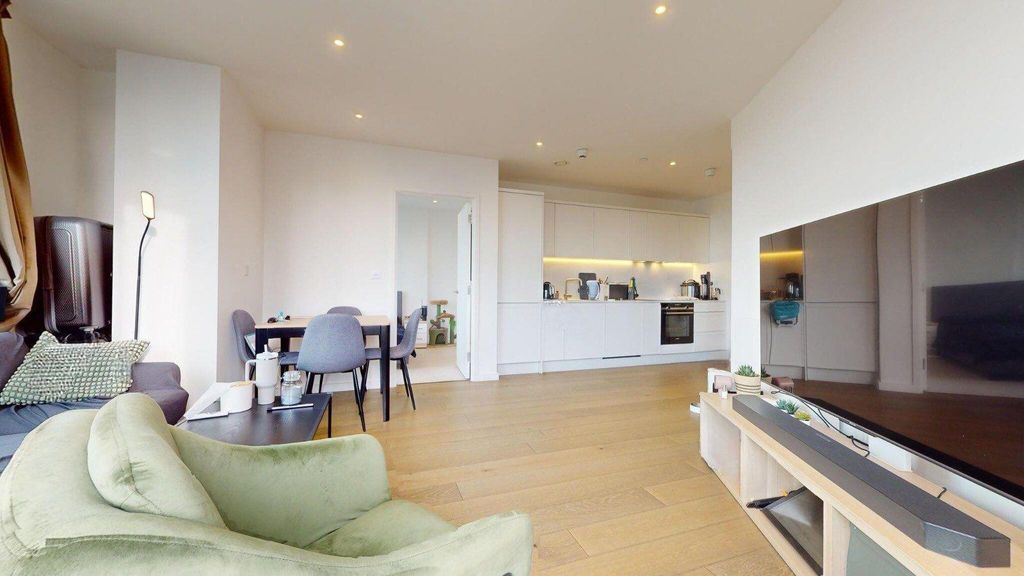 Property photo 1 of 13 2 Bedroom Flat For Sale At Vetro Court, Top Floor