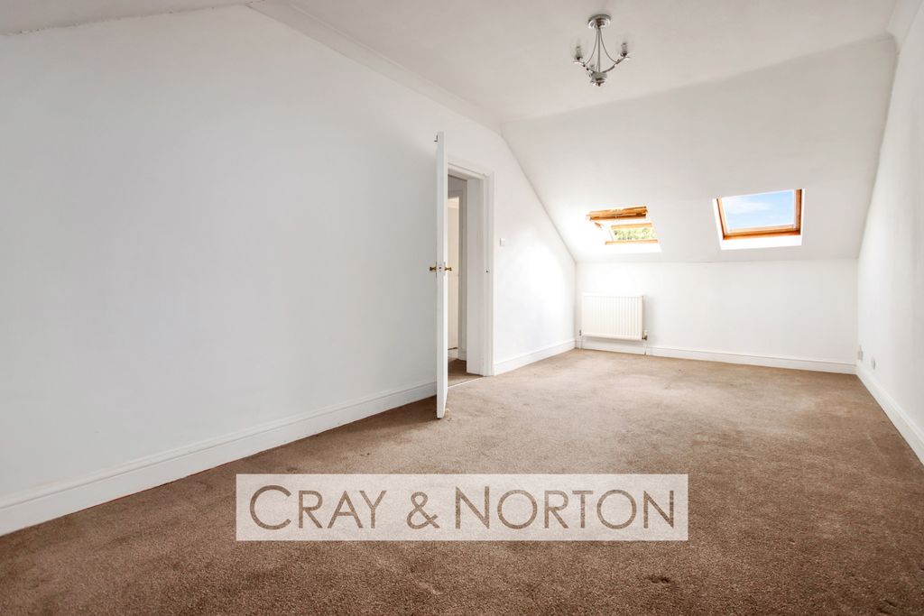 Property photo 3 of 10 Photo 7