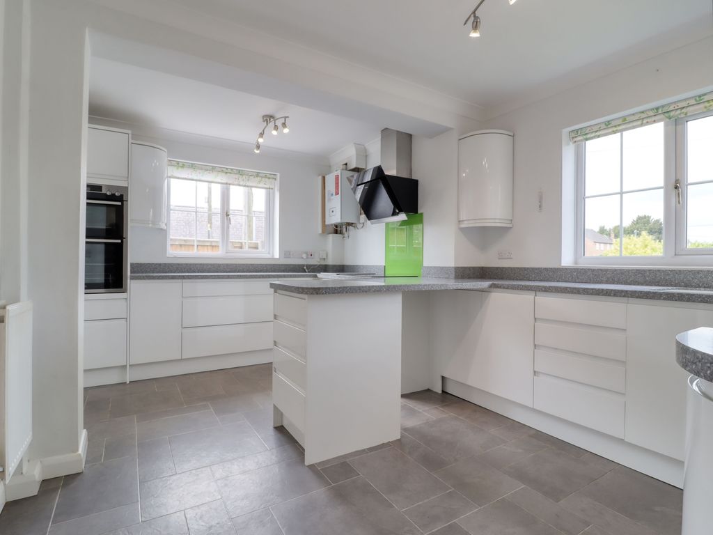 Property photo 3 of 16 Kitchen Ewemove Swindon South