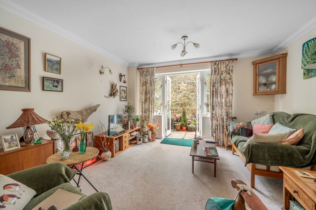 Property photo 2 of 8