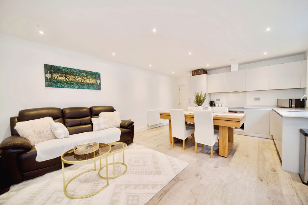 Property photo 1 of 15 Open Plan Living