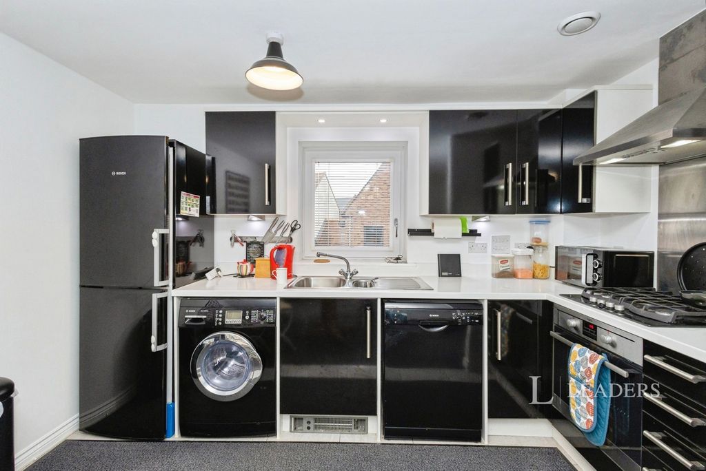 Property photo 3 of 17 Pbox-Img.Jpg