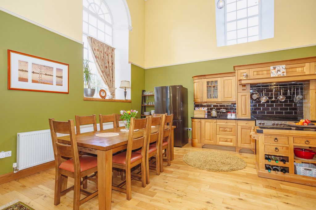 Property photo 3 of 33 Kitchen/Dining Room