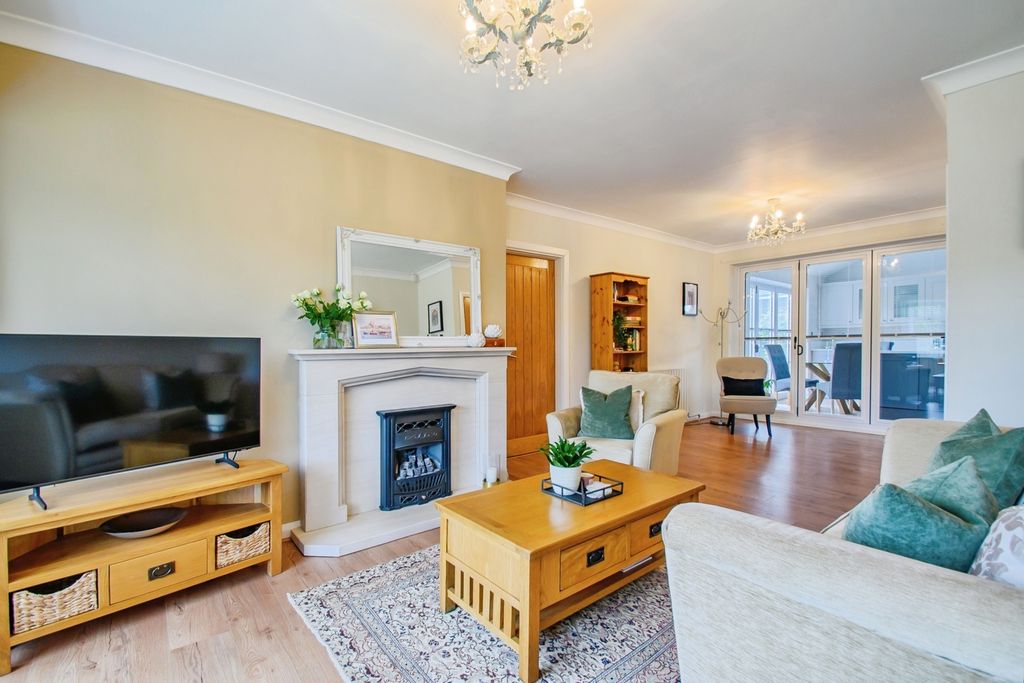Property photo 2 of 17 Photo