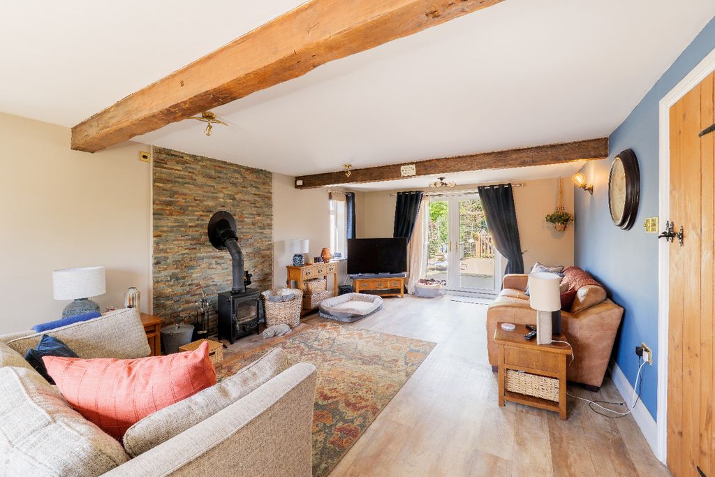 Property photo 2 of 25 4951105