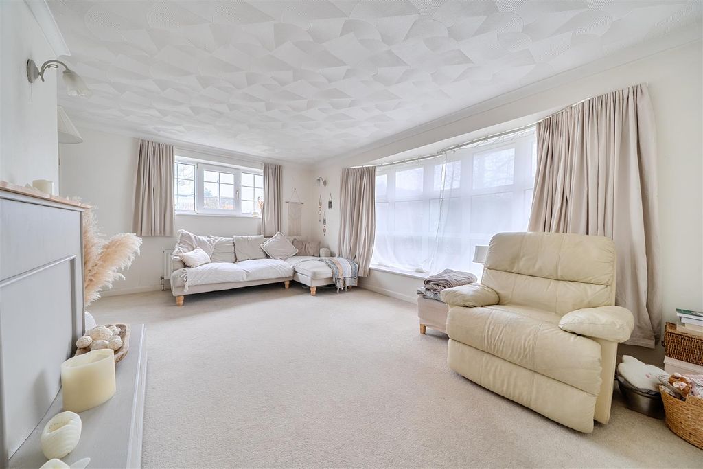 Property photo 2 of 15 Living Room