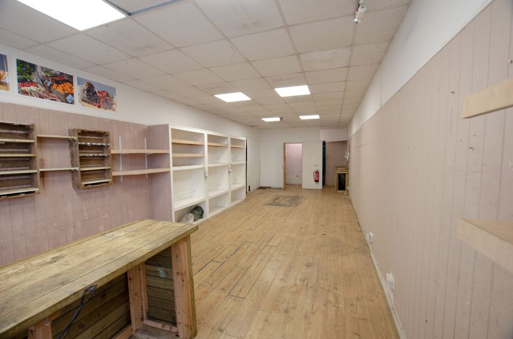 Property photo 3 of 9 23B Fore Street -8