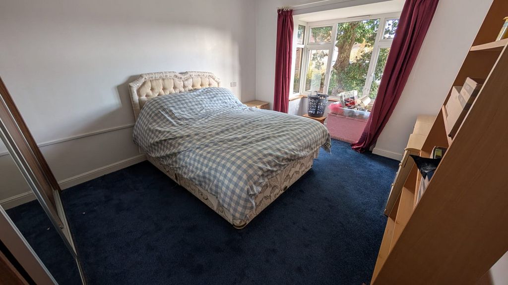 Property photo 3 of 4