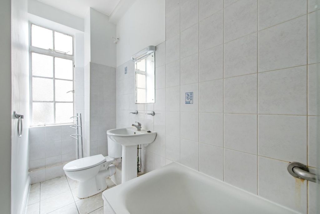 Property photo 3 of 4 Picture No. 01