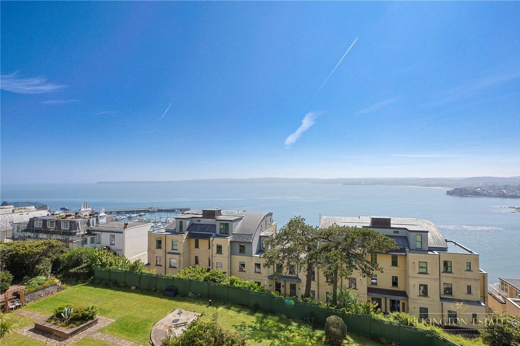 Property photo 2 of 17 4273401