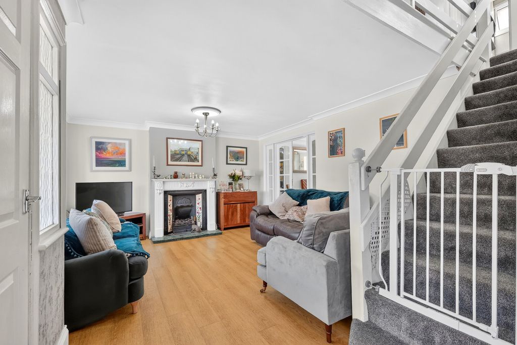 Property photo 3 of 31