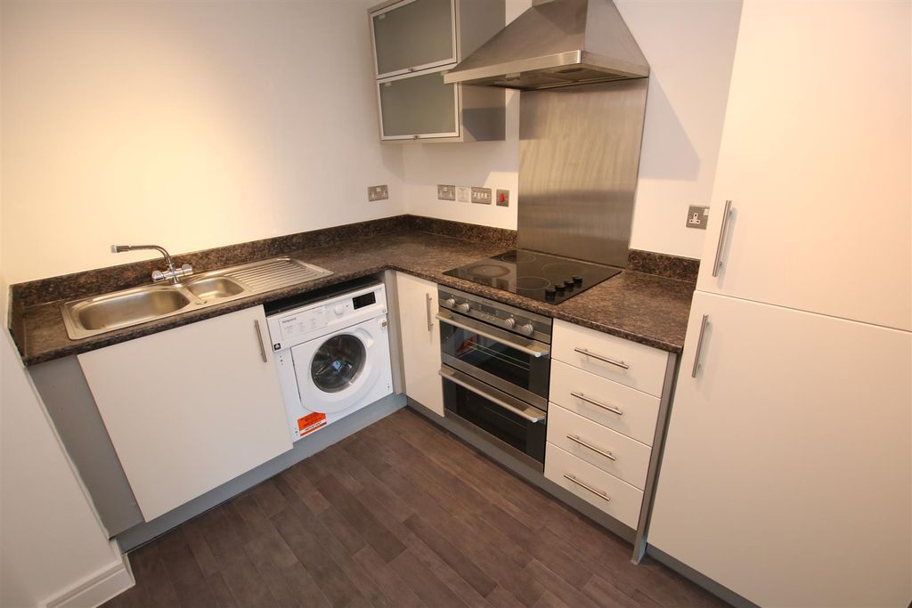 Property photo 2 of 7 Kitchen.Jpg