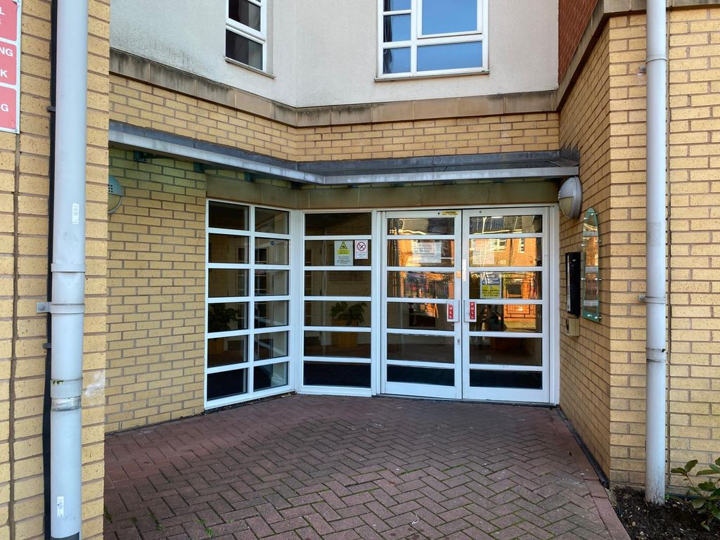 Property photo 2 of 33 Gallery