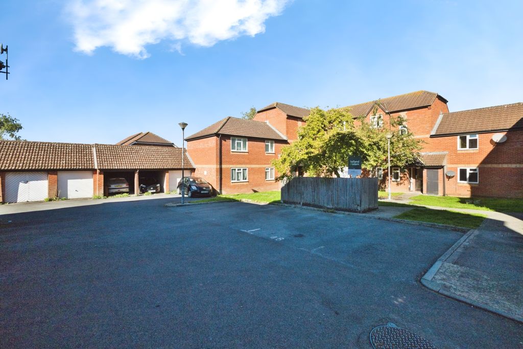 Property photo 2 of 11