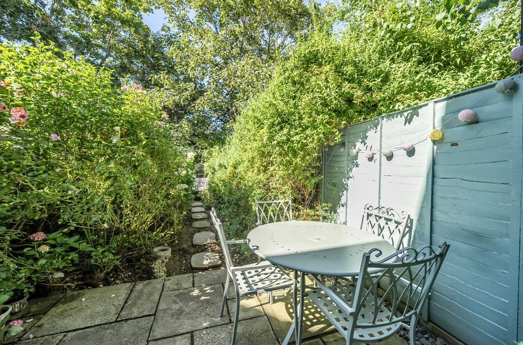 Property photo 3 of 15 Garden