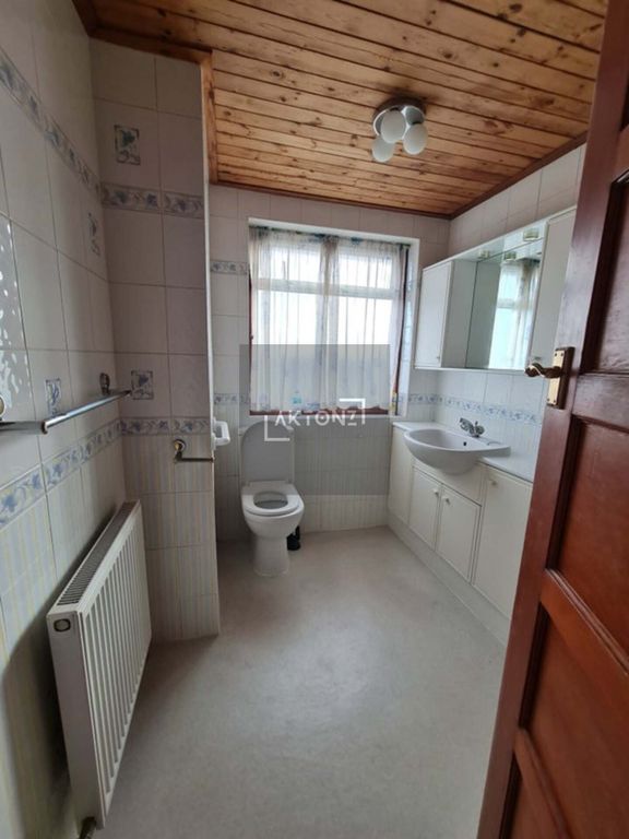 Property photo 3 of 7 94102447