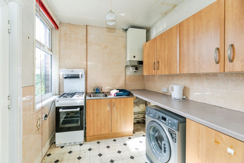 Property photo 3 of 17 Pbox-Img.Jpg