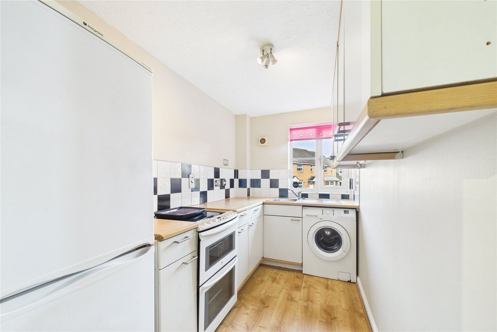 Property photo 3 of 7 Picture No. 14