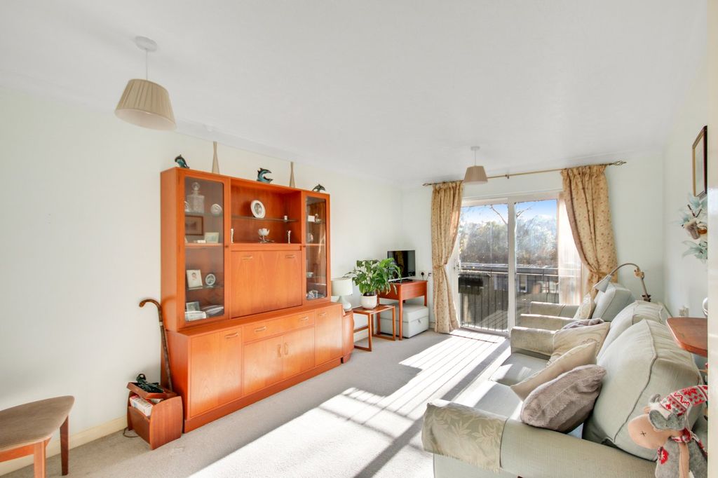 Property photo 3 of 14