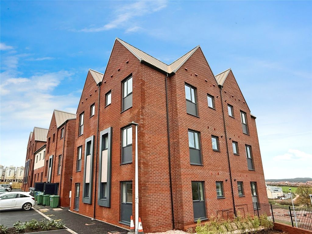 Property photo 1 of 10 Front