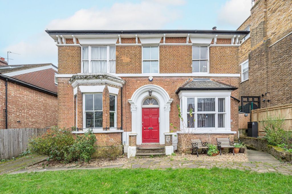 Property photo 1 of 11