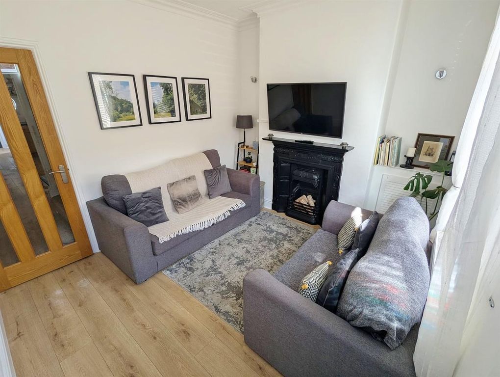 Property photo 2 of 10 Lounge.Jpg