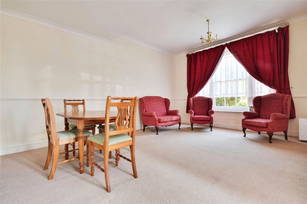 Property photo 2 of 14 Living Room/Diner