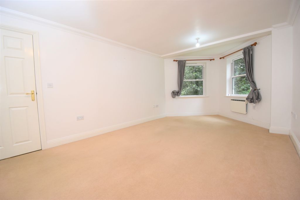 Property photo 2 of 10 Photo 02