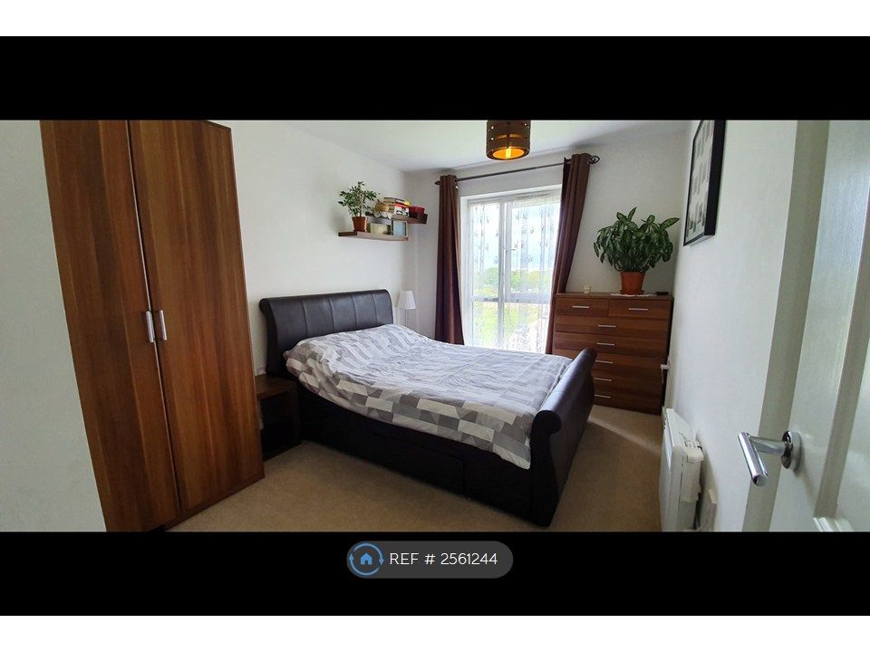 Property photo 3 of 20 Master Bedroom With Ensuite