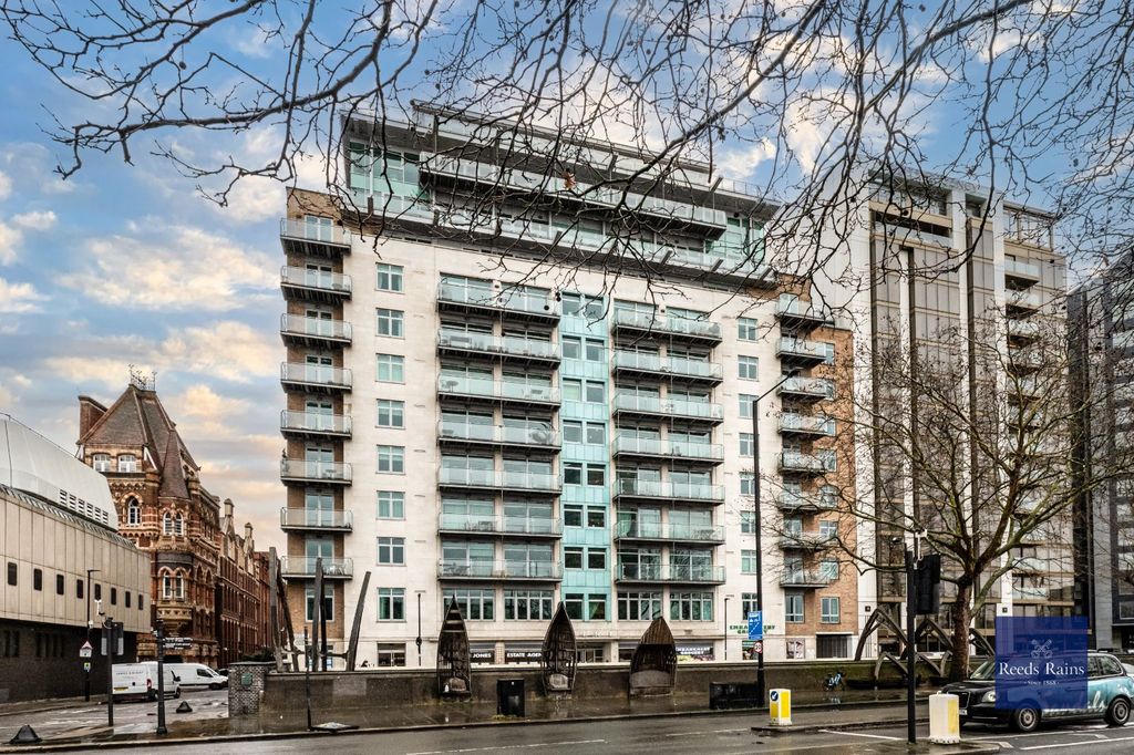 Property photo 1 of 12 Albert Embankment