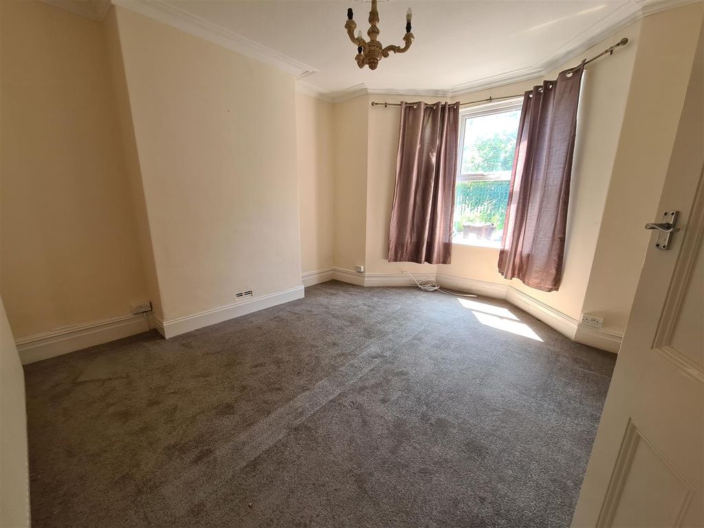 Property photo 3 of 13 5.Jpg