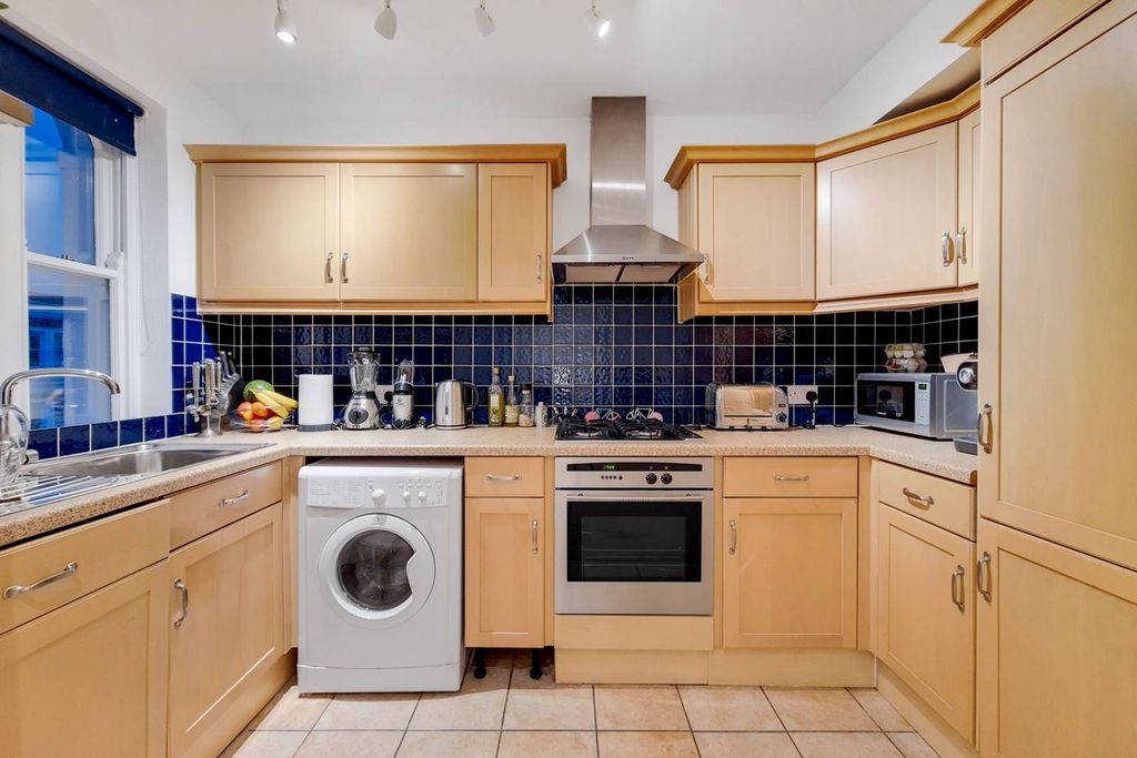 Property photo 1 of 10